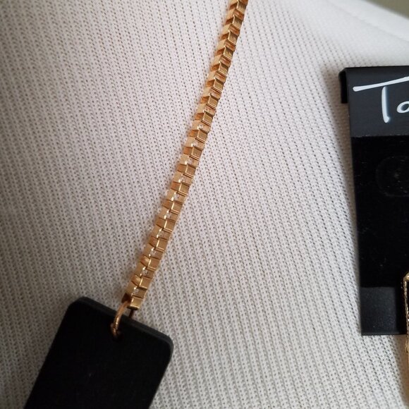 Free with $20 purchase Taramanda Gold and Black necklace with earrings - Picture 3 of 6